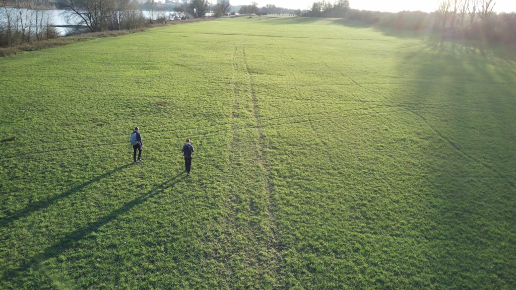 40km hiking with ball - Long shadows